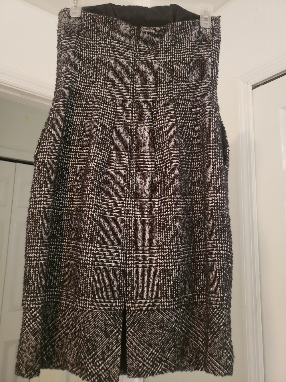 Vintage Express Black and White Strapless Pencil Dress - Picture 2 of 2